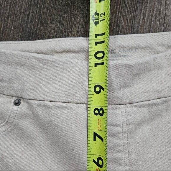 Chico's Jeggings Women’s 30x25.5 Ivory Pull On Ankle Button Detail Skinny GUC - Picture 4 of 7